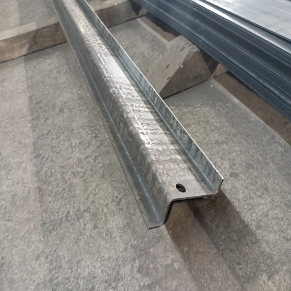 Профиль Z образный (зетовый) стальной